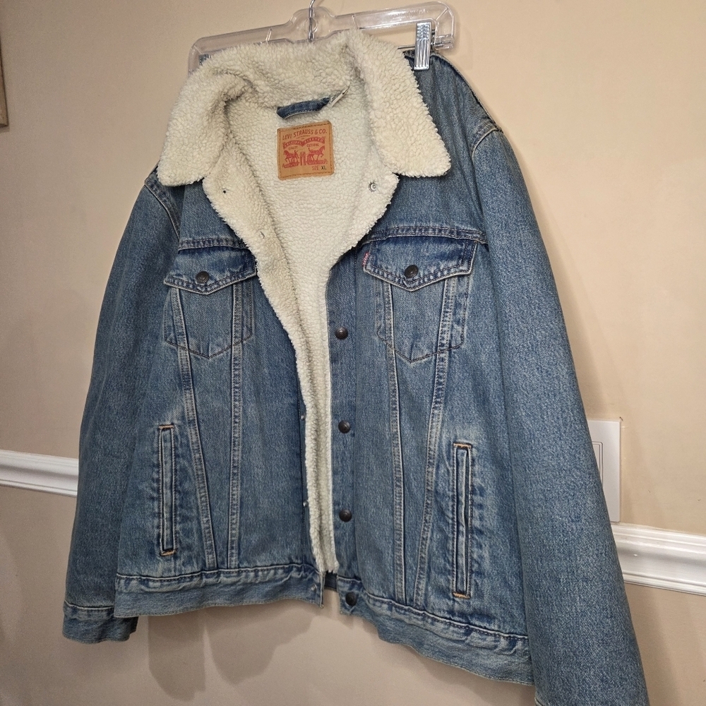 Levi's Classic Blue Denim Jacket with Sherpa Lining XL - Picture 8 of 16